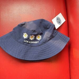 NWT Life is Good kid’s bucket hat